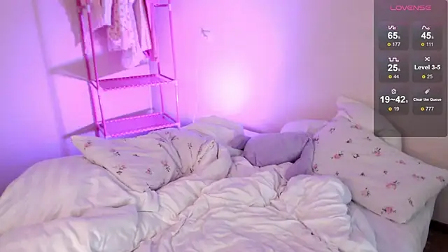 KatieMelone online show from 10/10/25, 11:53