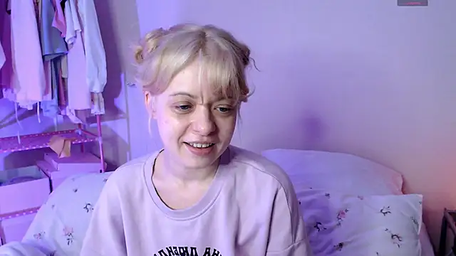 KatieMelone online show from 02/13/26, 09:55