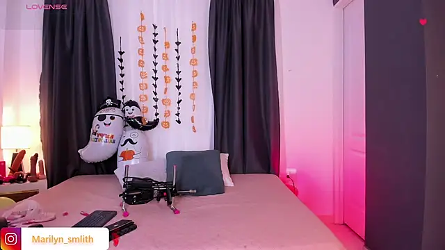 MarilynSmIith online show from 10/13/25, 11:43