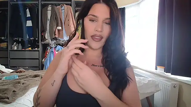 Bustyjessicalouu online show from 10/15/25, 10:04