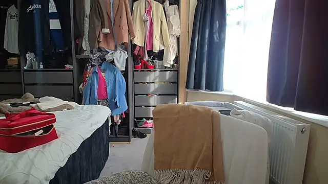 Bustyjessicalouu online show from 10/18/25, 11:11