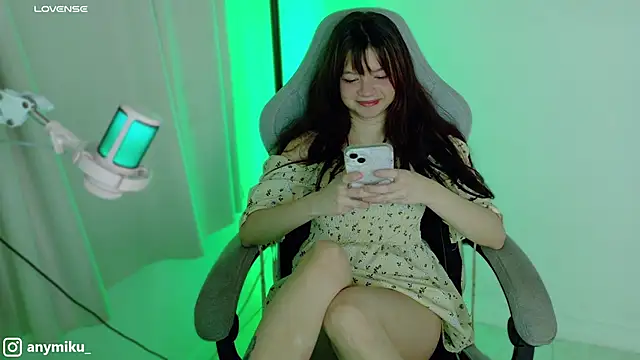 Snapshot of stephybrown chatting on 12/06/24, 12:12 stephybrown online show from 12/06/24, 12:12