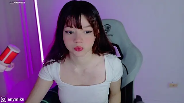 Snapshot of stephybrown chatting on 12/22/24, 11:31 stephybrown online show from 12/22/24, 11:31