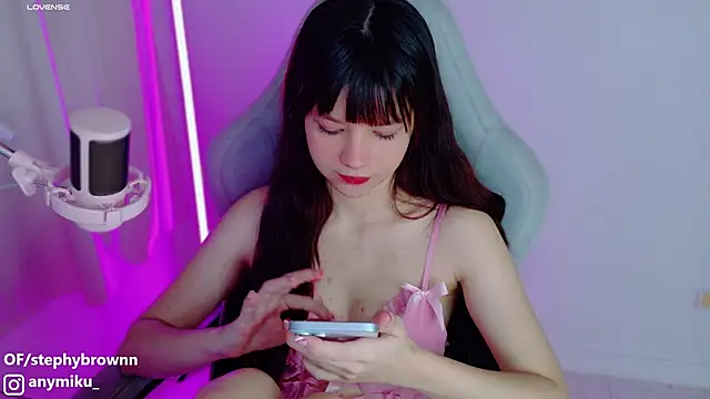 Snapshot of stephybrown chatting on 01/30/25, 11:24 stephybrown online show from 01/30/25, 11:24