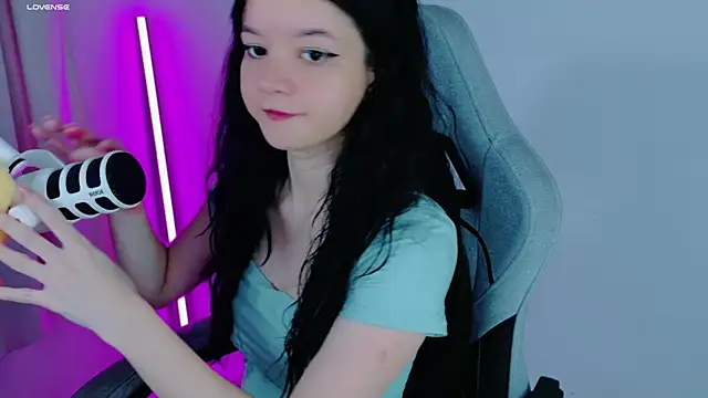 Snapshot of stephybrown chatting on 09/11/25, 12:33 stephybrown online show from 09/11/25, 12:33