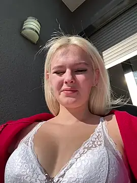 Snapshot of Allylove03 chatting on 01/12/25, 12:23 Allylove03 online show from 01/12/25, 12:23