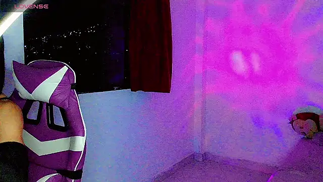 Snapshot of Ms-Zoehans chatting on 09/13/25, 05:18 Ms-Zoehans online show from 09/13/25, 05:18