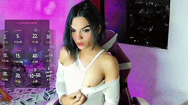 Snapshot of Ms-Zoehans chatting on 10/12/25, 04:11 Ms-Zoehans online show from 10/12/25, 04:11