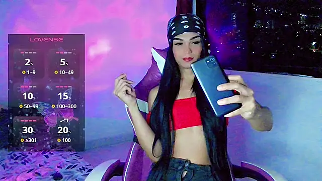 Snapshot of Ms-Zoehans chatting on 10/17/25, 01:42 Ms-Zoehans online show from 10/17/25, 01:42