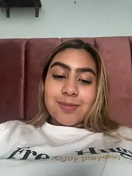 Miabonnett  online show from 02/03/25, 10:00