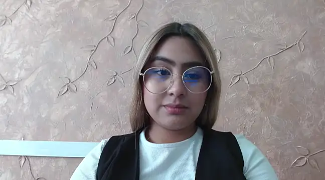 Miabonnett  online show from 02/04/25, 04:18