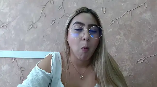 Miabonnett  online show from 02/11/25, 04:13