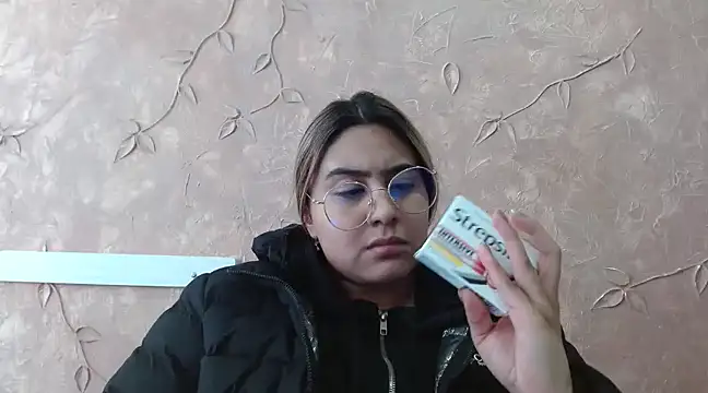 Miabonnett  online show from 03/04/25, 06:07