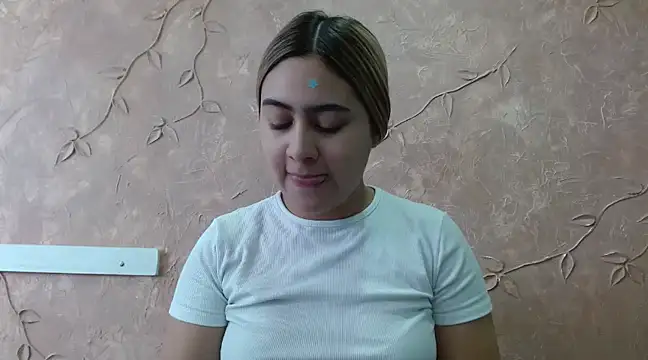 Miabonnett  online show from 03/06/25, 12:09