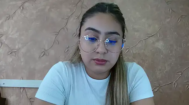 Miabonnett  online show from 03/14/25, 09:21