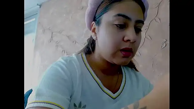 Miabonnett  online show from 10/02/25, 12:23