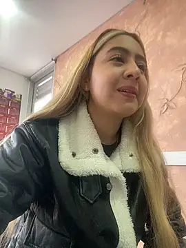 Miabonnett  online show from 10/30/25, 12:06