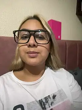 Miabonnett  online show from 04/21/26, 12:12