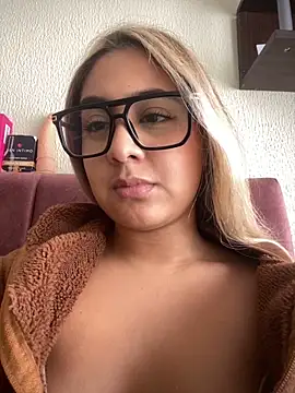 Miabonnett  online show from 04/21/26, 03:28