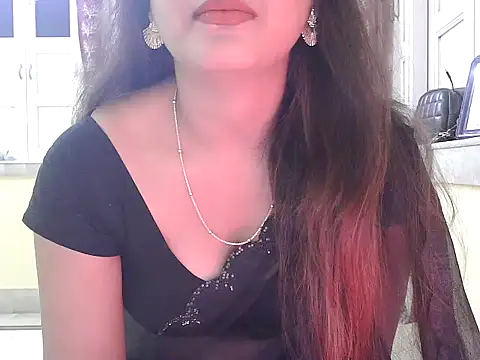 Model-Tanya online show from 11/18/25, 03:49