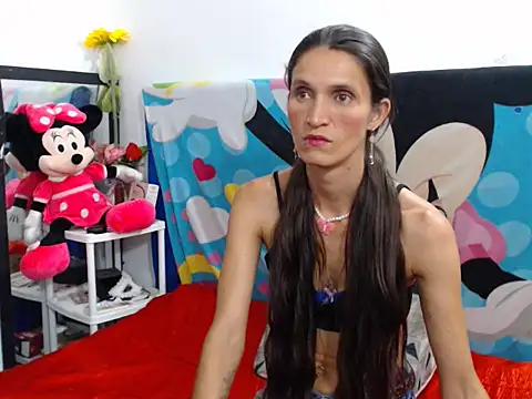 Snapshot of Nathasha_LatinHot chatting on 10/26/25, 01:11 Nathasha LatinHot online show from 10/26/25, 01:11