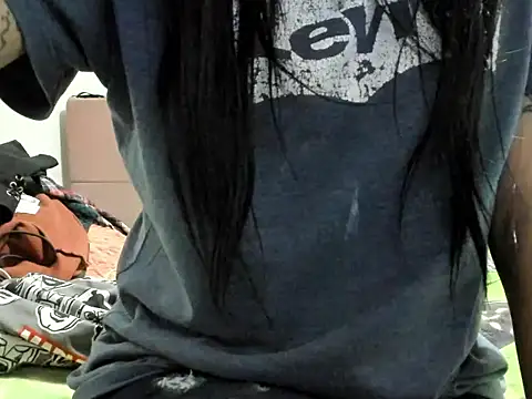 Snapshot of seduction_party chatting on 09/20/25, 11:17 seduction party online show from 09/20/25, 11:17