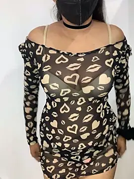 Snapshot of little_shadow chatting on 11/25/25, 05:13 little shadow online show from 11/25/25, 05:13