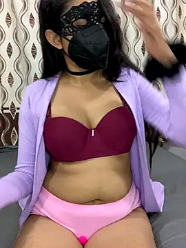 Snapshot of little_shadow chatting on 11/30/25, 05:17 little shadow online show from 11/30/25, 05:17