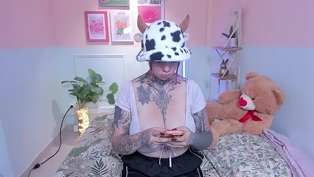 ViolettaBaker  online show from 11/23/25, 03:34