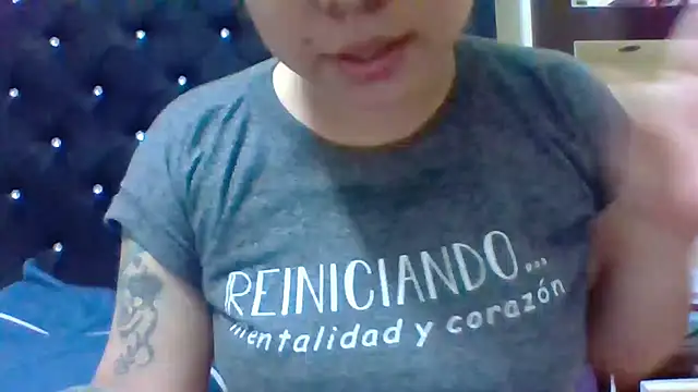 Snapshot of Jennxdolls chatting on 12/13/24, 04:33 Jennxdolls online show from 12/13/24, 04:33