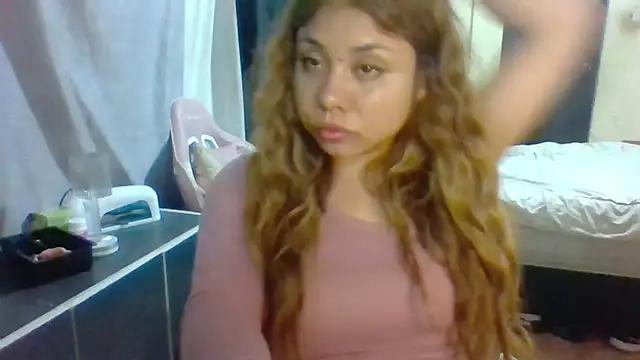 Snapshot of Jennxdolls chatting on 12/31/24, 04:27 Jennxdolls online show from 12/31/24, 04:27