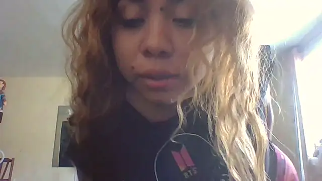 Snapshot of Jennxdolls chatting on 01/28/25, 01:38 Jennxdolls online show from 01/28/25, 01:38