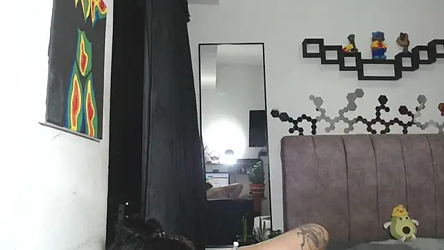 Liza Thurner online show from 02/05/25, 03:55