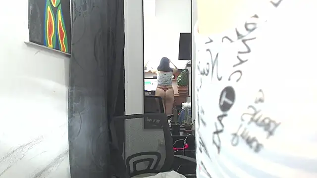 Liza Thurner online show from 02/19/25, 11:36