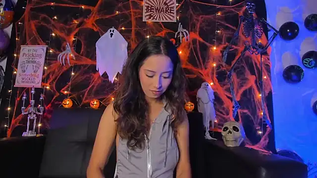 little-Emma online show from 10/30/25, 11:16