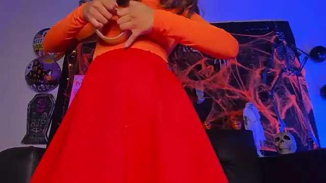 little-Emma online show from 10/31/25, 11:55