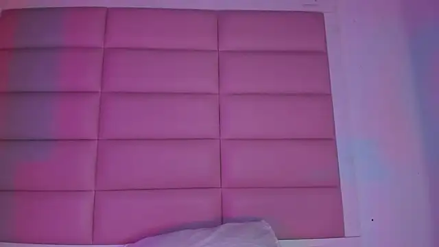 little-Emma online show from 12/15/25, 03:11