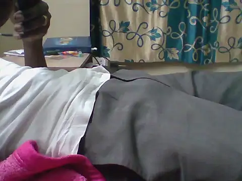 Snapshot of bas1cooks chatting on 10/06/25, 04:48 bas1cooks online show from 10/06/25, 04:48