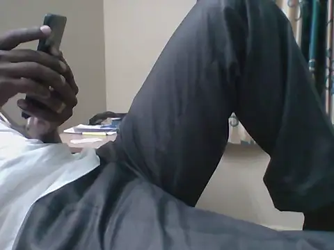 Snapshot of bas1cooks chatting on 10/10/25, 04:50 bas1cooks online show from 10/10/25, 04:50