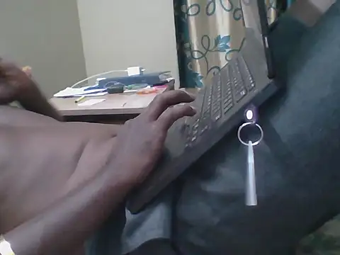 Snapshot of bas1cooks chatting on 10/11/25, 05:11 bas1cooks online show from 10/11/25, 05:11