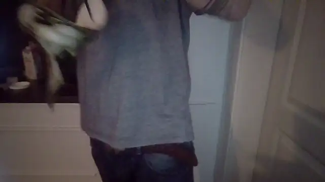 Snapshot of penzler86 chatting on 03/05/26, 06:37 penzler86 online show from 03/05/26, 06:37