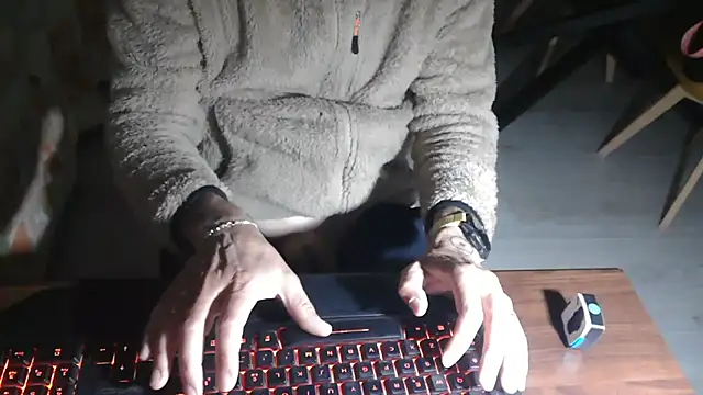 Adri gard online show from 04/21/26, 08:23