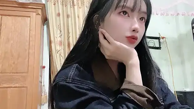 Nery Asian online show from 02/19/26, 06:20