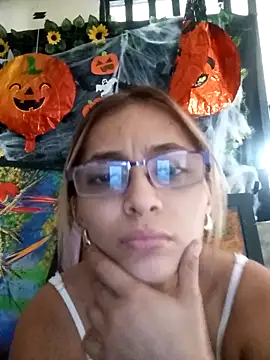 sofia playful online show from 10/23/25, 09:13