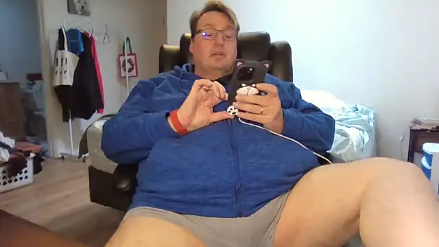 Snapshot of wvalentino chatting on 12/06/24, 10:08 wvalentino online show from 12/06/24, 10:08