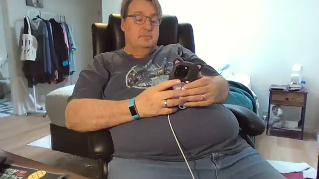 Snapshot of wvalentino chatting on 02/07/25, 10:20 wvalentino online show from 02/07/25, 10:20