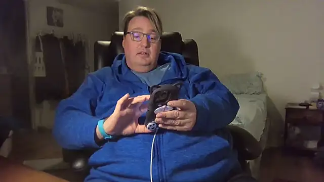 Snapshot of wvalentino chatting on 02/13/25, 04:54 wvalentino online show from 02/13/25, 04:54