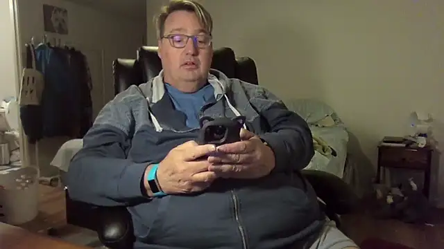 Snapshot of wvalentino chatting on 02/25/25, 04:46 wvalentino online show from 02/25/25, 04:46