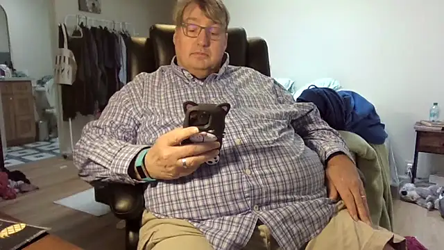 Snapshot of wvalentino chatting on 03/06/25, 08:48 wvalentino online show from 03/06/25, 08:48