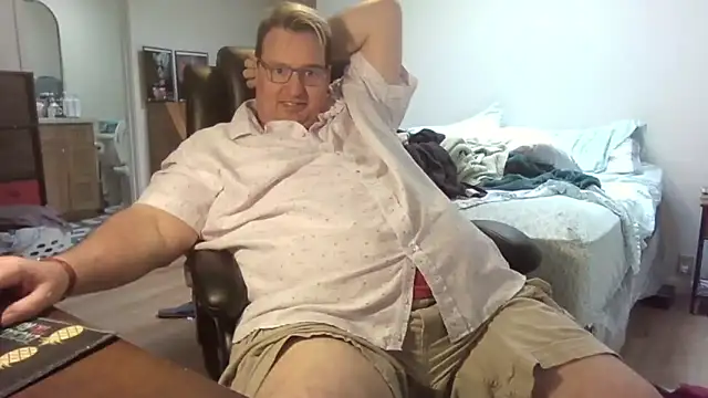 Snapshot of wvalentino chatting on 10/24/25, 09:55 wvalentino online show from 10/24/25, 09:55